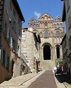 Hotel Restaurant Le Bilboquet,Randonnées et Tourisme pédestres ,activités touristiques 
(Le Puy-en-Velay, Haute-Loire, 43)